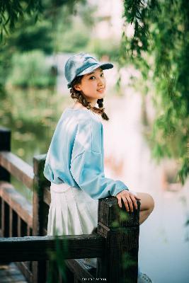 嫂嫂让小叔子帮忙生孩子视频